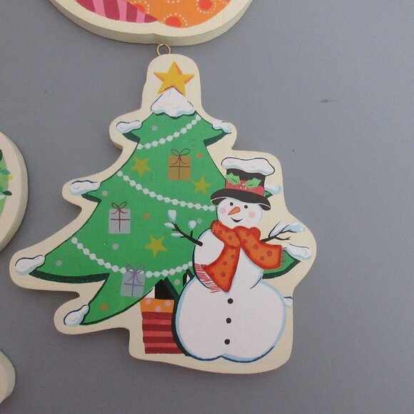 Lillian Vernon 6" Interchangeable 7 Piece Lot Wooden Holiday Door Ornaments 2000 - Picture 3 of 11